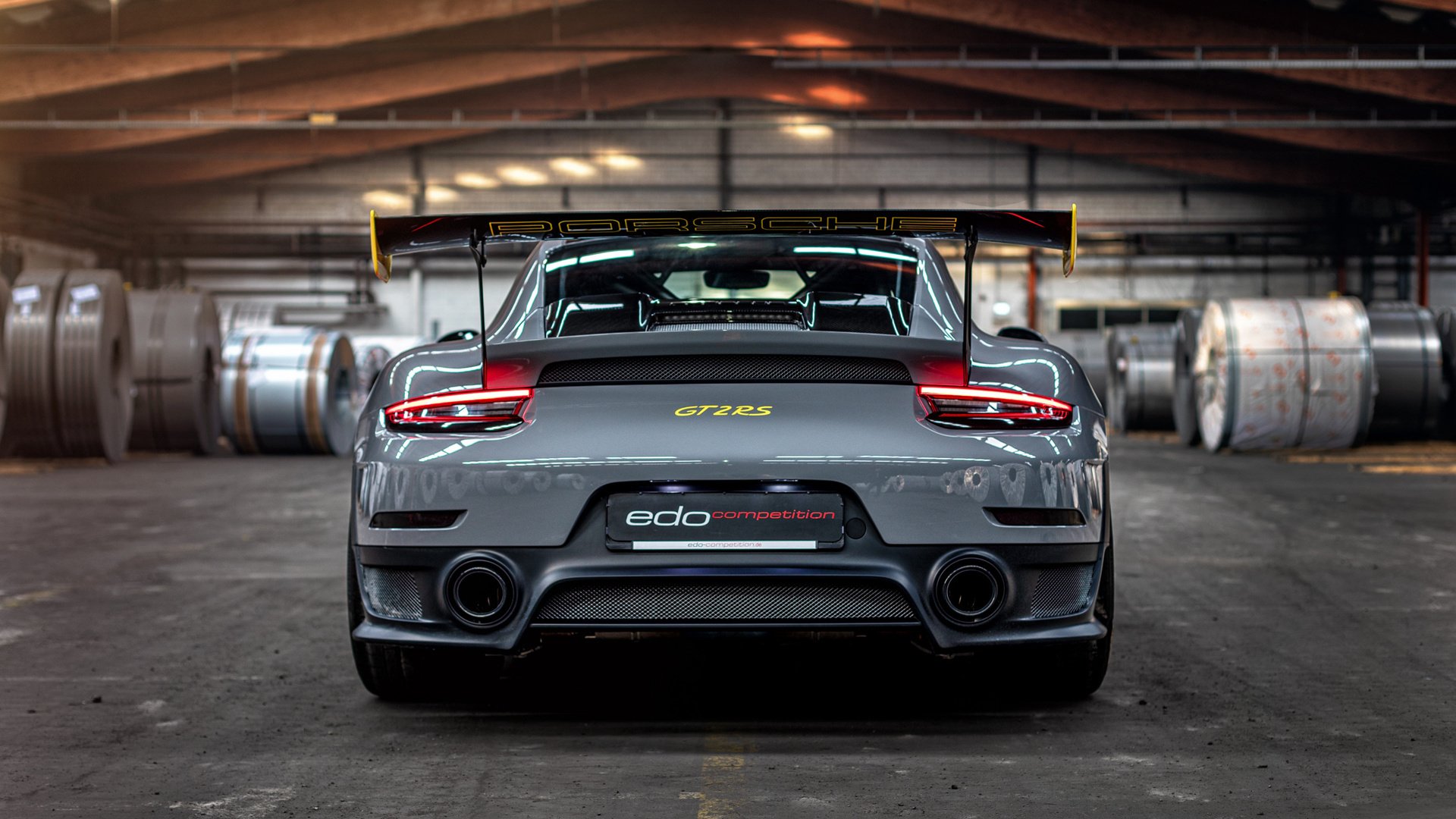 【比赛现场】明星运动员的赛场风采与策略布局,明星跟运动员比赛的节目