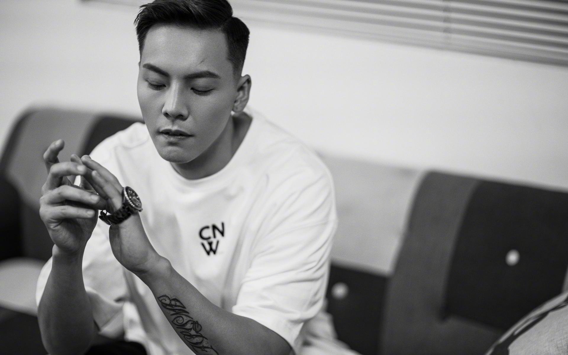 开云-广岛三箭球员伤病情况更新，广岛三箭主场球衣