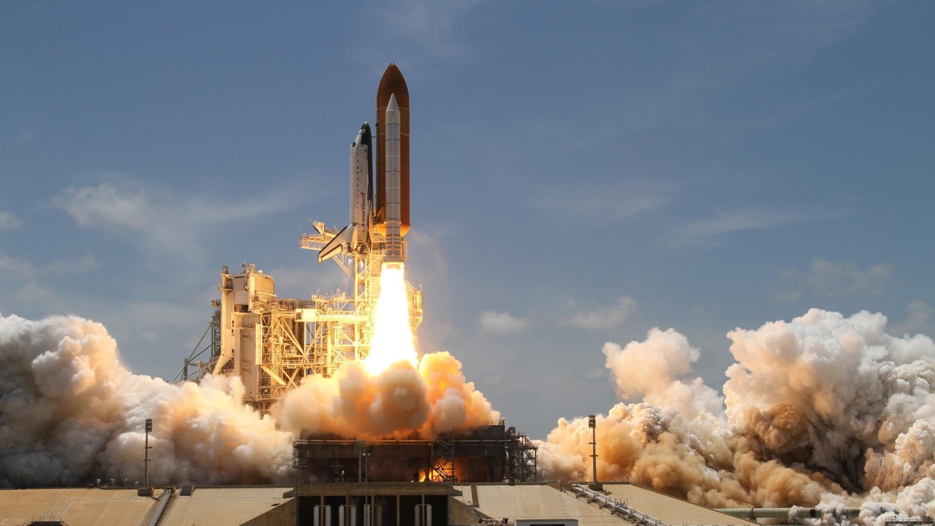 开云官网首页-托桑·埃夫布奥姆万成为NBA全球球迷偶像，埃托奥和布冯相视一笑