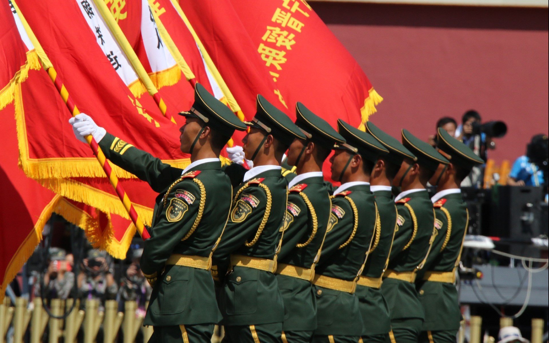 kaiyun开云·官方网站-雷丁攻守转换迅速，皇家军团稳步攀升，雷丁带什么兵