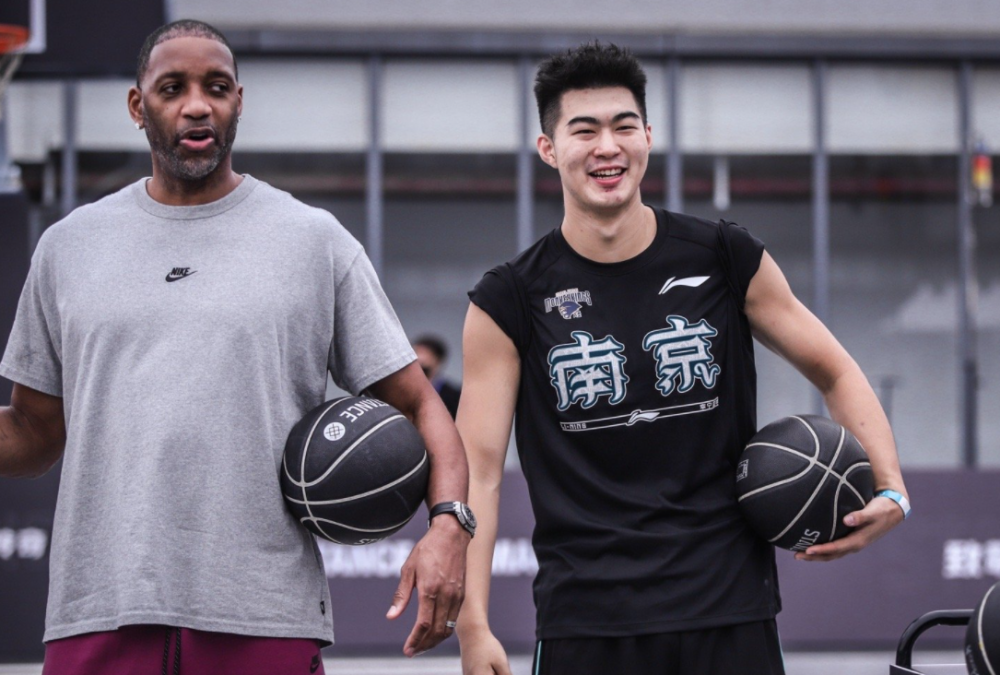 包含开云体育：观众与球员：如何建立更紧密的联系的词条