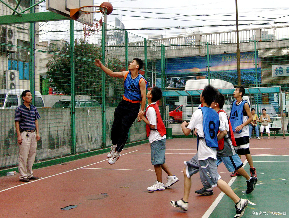 开云体育：青少年篮球夏令营开营，寓教于乐培养兴趣的简单介绍