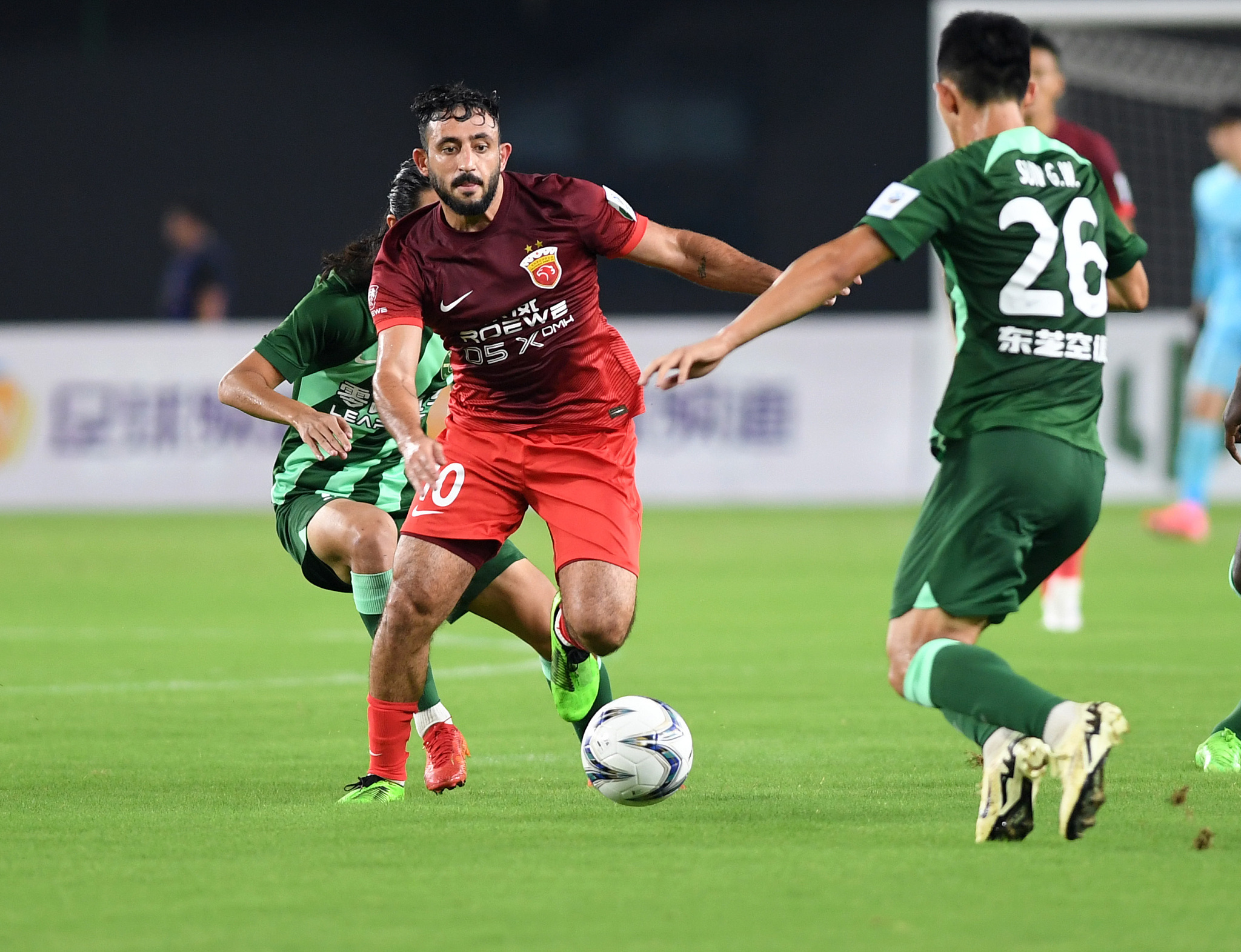 包含开云体育:上海海港队引援策略分析：内外援结合，打造冠军阵容的词条