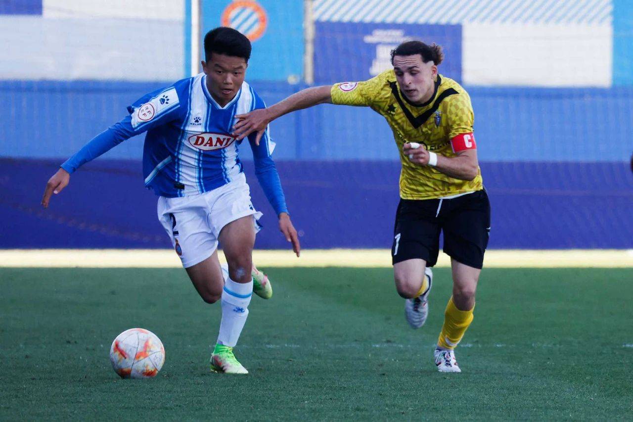 开云·体育官方网站入口-关于开云体育:留洋小将李磊在欧洲联赛的适应情况与发展前景的信息